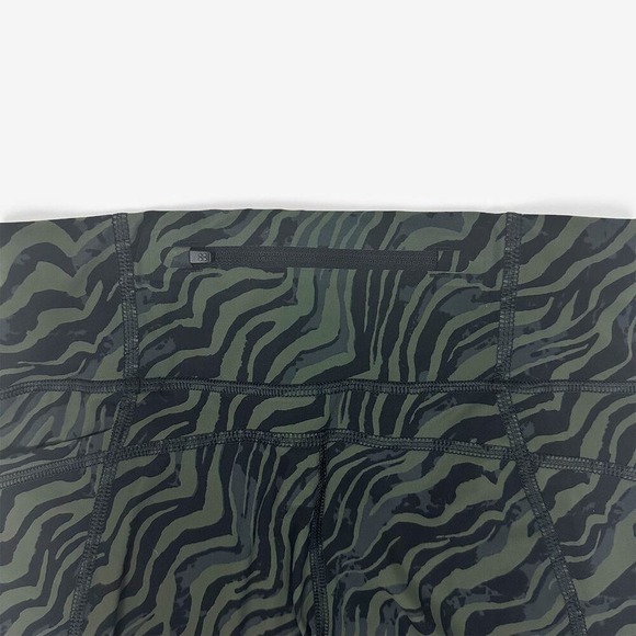 Sweaty Betty Zero Gravity 7/8 Running Tight Size S Green Zebra Print Activewear - Picture 8 of 9